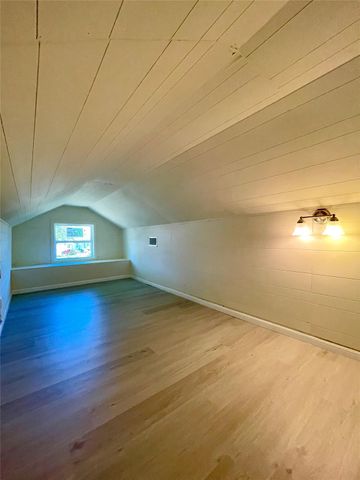 5220 E Parkway Drive, Beaumont, TX 77705