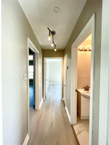 5220 E Parkway Drive, Beaumont, TX 77705