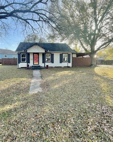 5220 E Parkway Drive, Beaumont, TX 77705