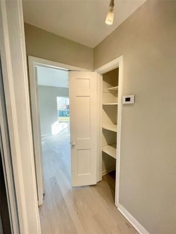 5220 E Parkway Drive, Beaumont, TX 77705