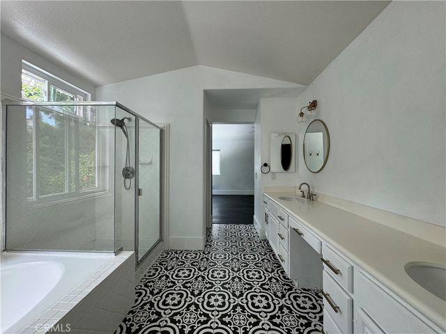 28 Deerwood, Aliso Viejo, CA 92656
