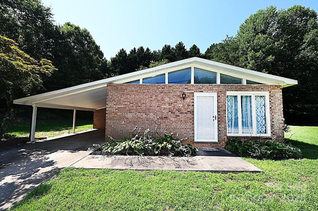 112 Lovelady Road, Valdese, NC 28690