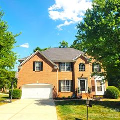 9310 Autumn Applause Drive, Charlotte, NC 28277