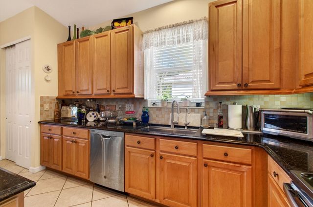 9692 Sandpiper Lane, West Palm Beach, FL 33411