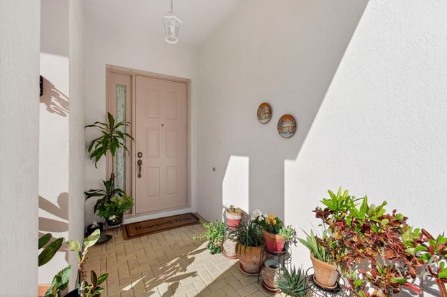 9692 Sandpiper Lane, West Palm Beach, FL 33411