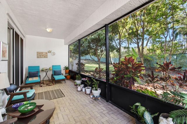 9692 Sandpiper Lane, West Palm Beach, FL 33411