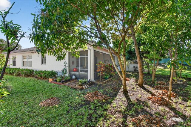 9692 Sandpiper Lane, West Palm Beach, FL 33411