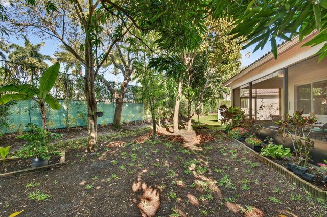 9692 Sandpiper Lane, West Palm Beach, FL 33411