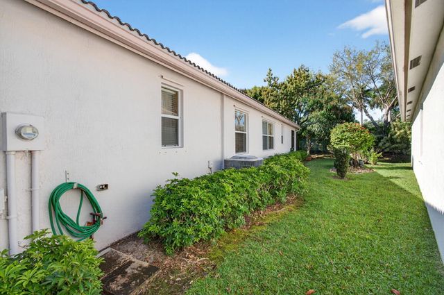 9692 Sandpiper Lane, West Palm Beach, FL 33411