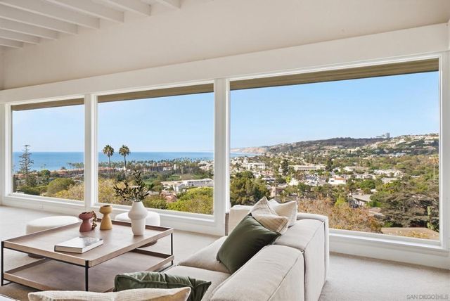 7865 Roseland Drive, La Jolla, CA 92037
