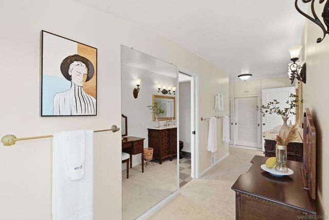 7865 Roseland Drive, La Jolla, CA 92037