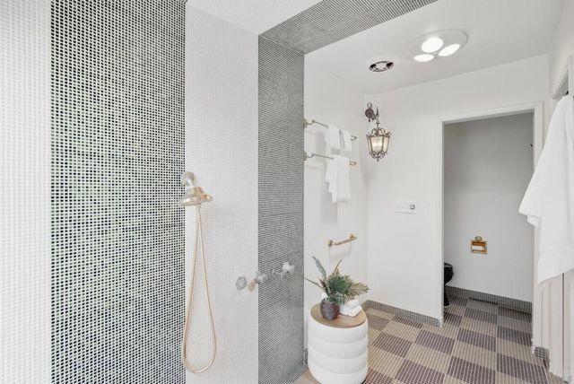 7865 Roseland Drive, La Jolla, CA 92037