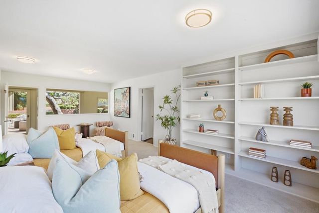 7865 Roseland Drive, La Jolla, CA 92037