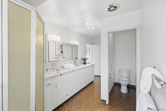 7865 Roseland Drive, La Jolla, CA 92037