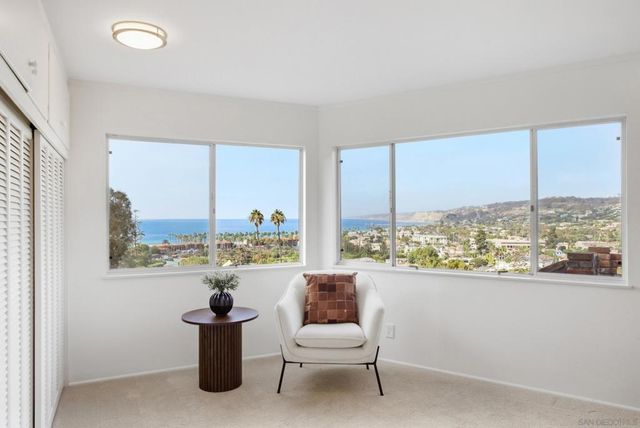 7865 Roseland Drive, La Jolla, CA 92037