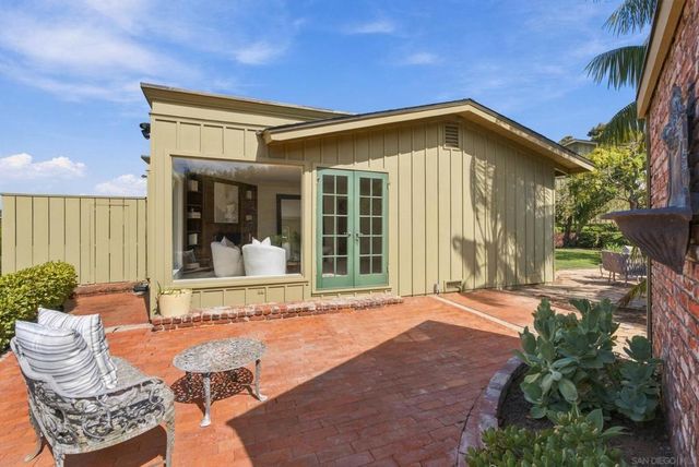 7865 Roseland Drive, La Jolla, CA 92037