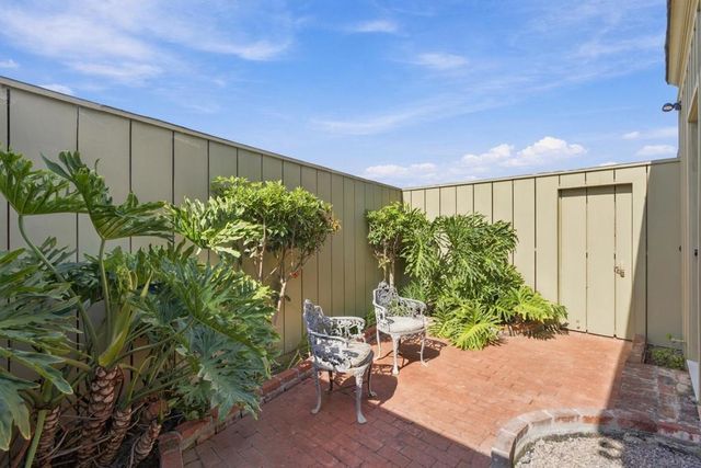 7865 Roseland Drive, La Jolla, CA 92037