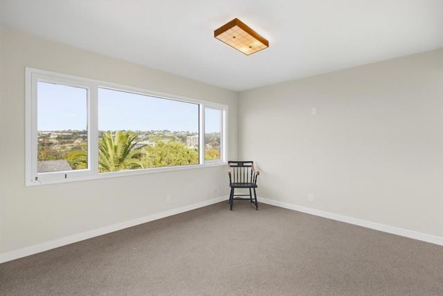 7865 Roseland Drive, La Jolla, CA 92037