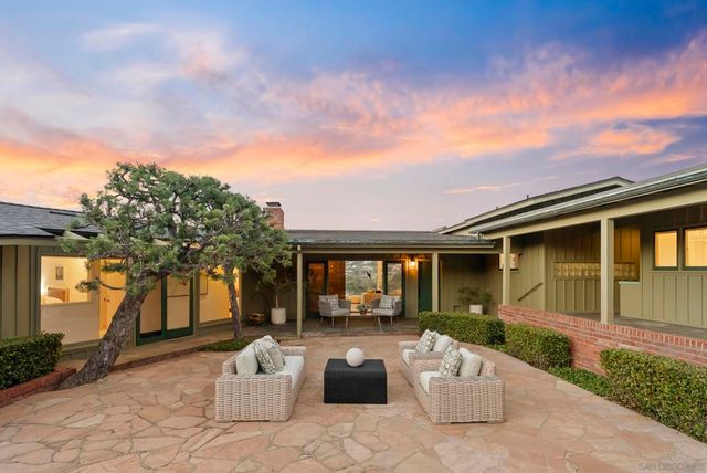 7865 Roseland Drive, La Jolla, CA 92037