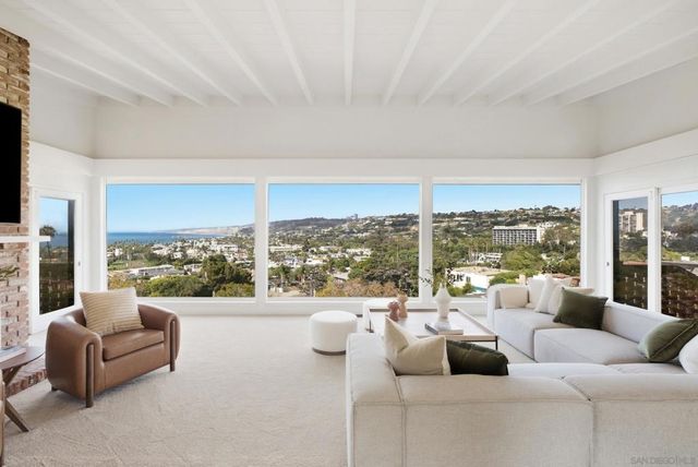 7865 Roseland Drive, La Jolla, CA 92037