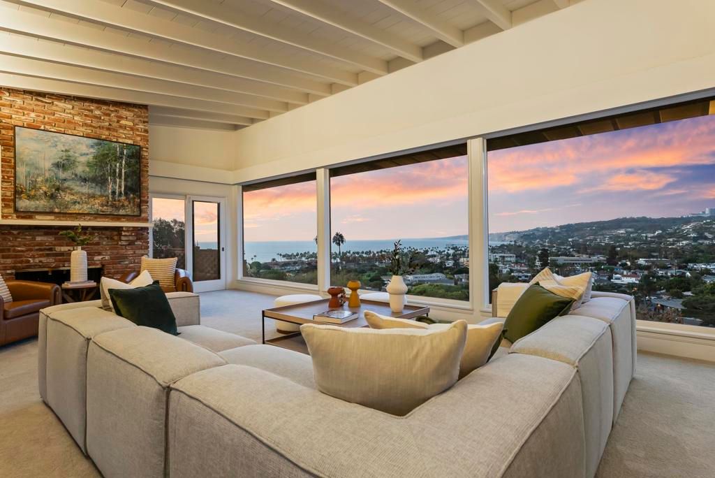 7865 Roseland Drive, La Jolla, CA 92037