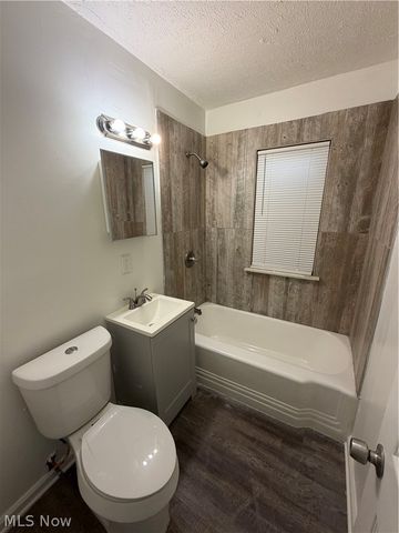 11912 Holborn Avenue, Cleveland, OH 44105