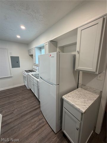 11912 Holborn Avenue, Cleveland, OH 44105