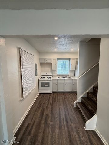 11912 Holborn Avenue, Cleveland, OH 44105