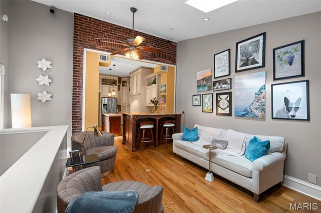 1911 Hickory Street, St Louis, MO 63104