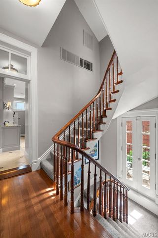 1911 Hickory Street, St Louis, MO 63104