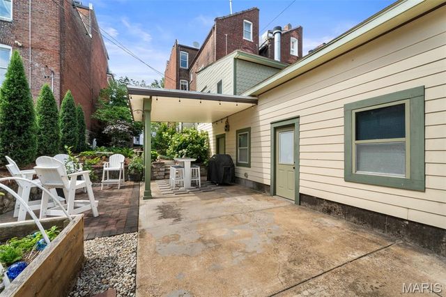 1911 Hickory Street, St Louis, MO 63104
