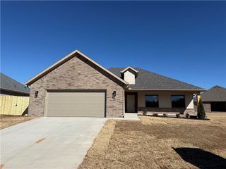 76 W Watson Lane, Farmington, AR 72730