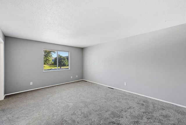 86 Stornoway Drive W, Columbus, OH 43213