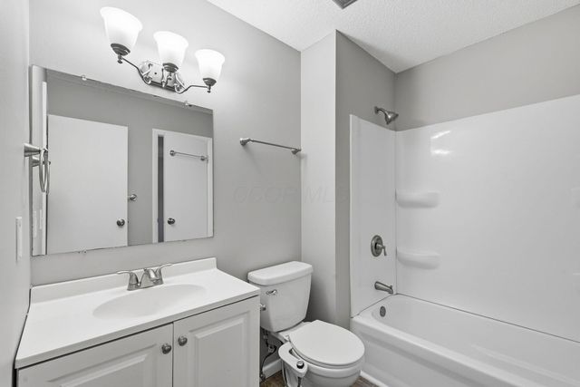 86 Stornoway Drive W, Columbus, OH 43213