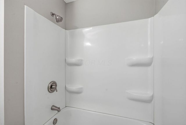 86 Stornoway Drive W, Columbus, OH 43213