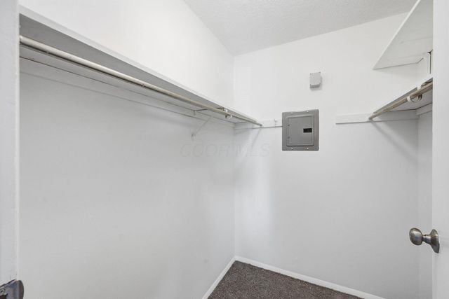 86 Stornoway Drive W, Columbus, OH 43213
