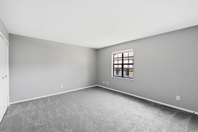 86 Stornoway Drive W, Columbus, OH 43213