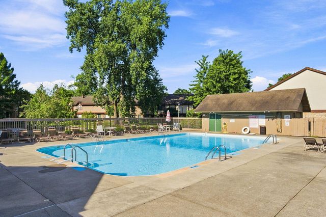 86 Stornoway Drive W, Columbus, OH 43213