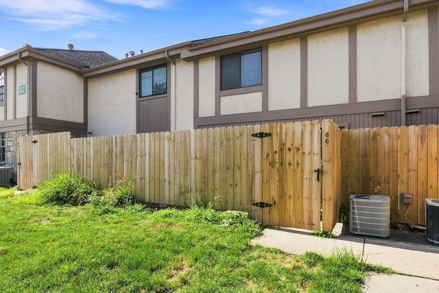 86 Stornoway Drive W, Columbus, OH 43213