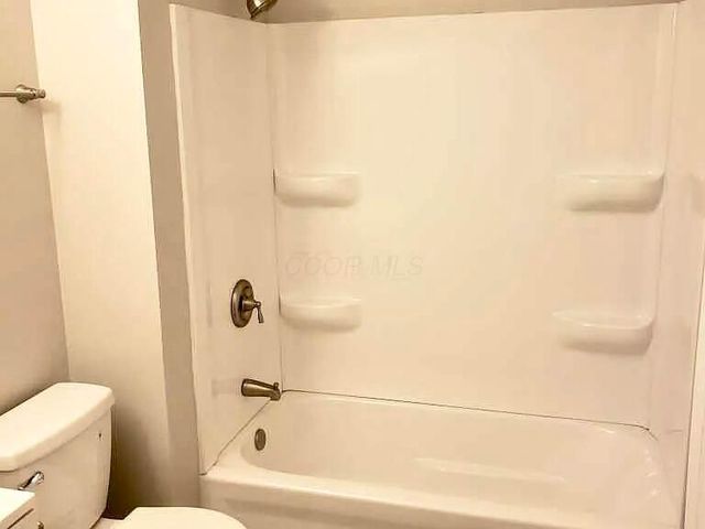 86 Stornoway Drive W, Columbus, OH 43213