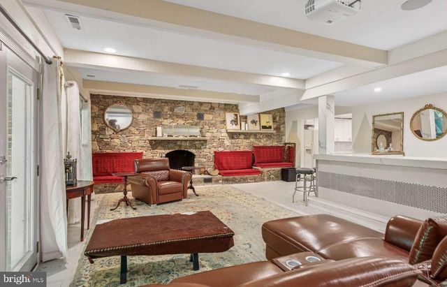 10900 TARA RD, Rockville, MD 20854