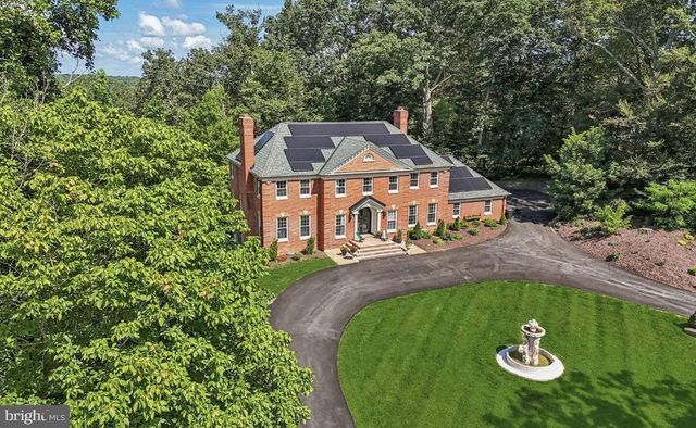 10900 TARA RD, Rockville, MD 20854