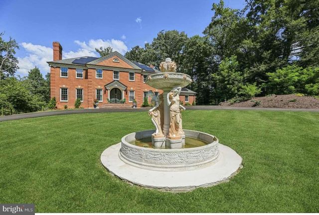 10900 TARA RD, Rockville, MD 20854