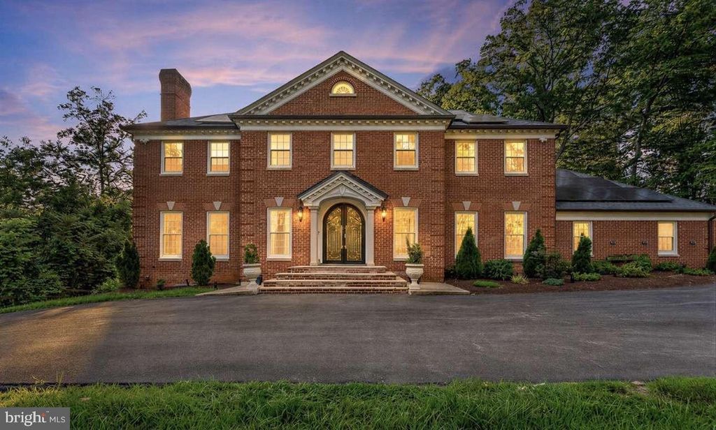 10900 TARA RD, Rockville, MD 20854