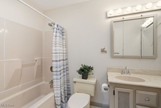 211 Mckinney Boulevard, Kent, OH 44240