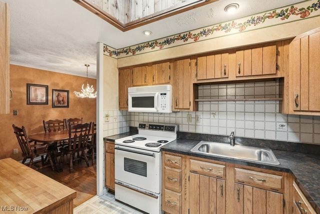 211 Mckinney Boulevard, Kent, OH 44240