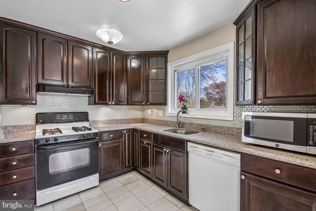 3610 PARKLANE RD, Fairfax, VA 22030