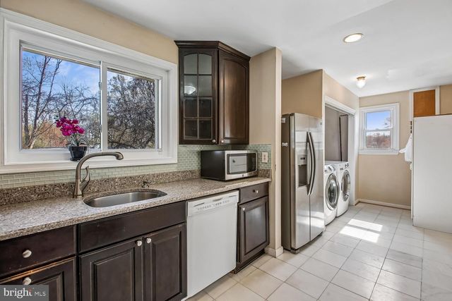 3610 PARKLANE RD, Fairfax, VA 22030