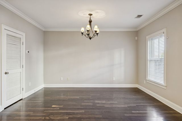 2110 Acklen Ave Apt 105, Nashville, TN 37212