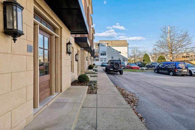 2110 Acklen Ave Apt 105, Nashville, TN 37212
